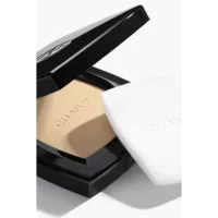 chanel poudre universell compact 20 clair2